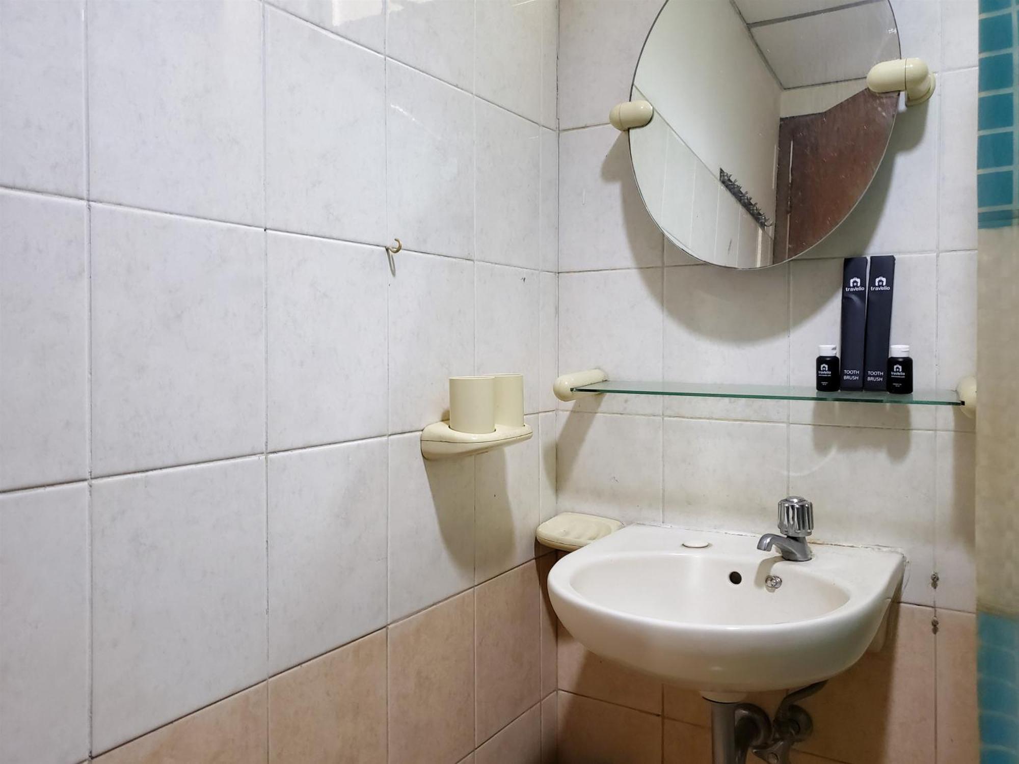 Comfort Living 3br With Pool View At Mediterania Palace Residences By Travelio Apartemen *