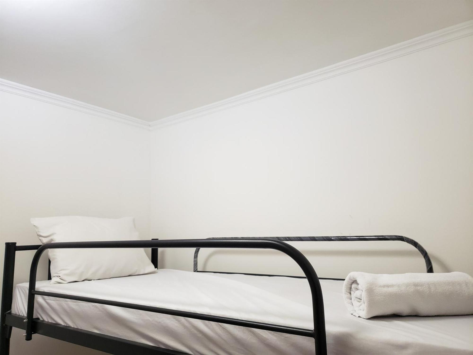 Comfort Living 3br With Pool View At Mediterania Palace Residences By Travelio